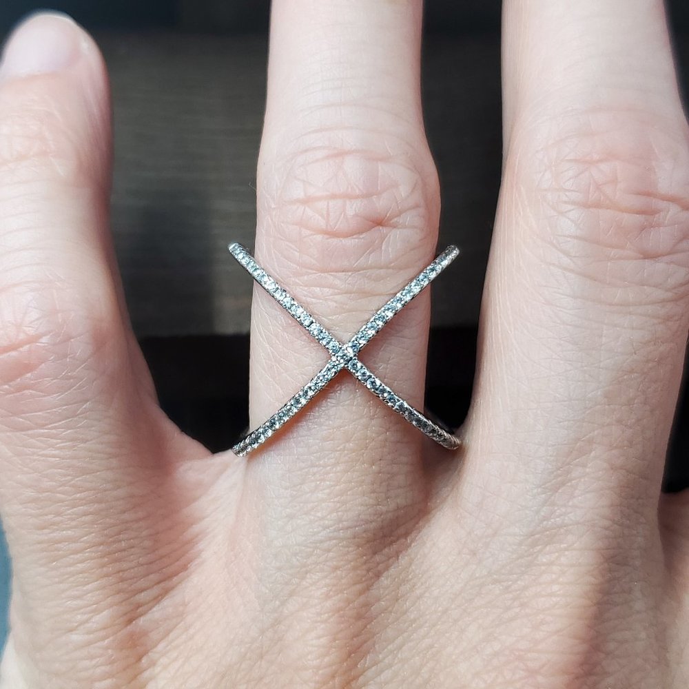 Size 7.75 Sterling Silver Cubic Zirconia Crossing Pattern Ring
